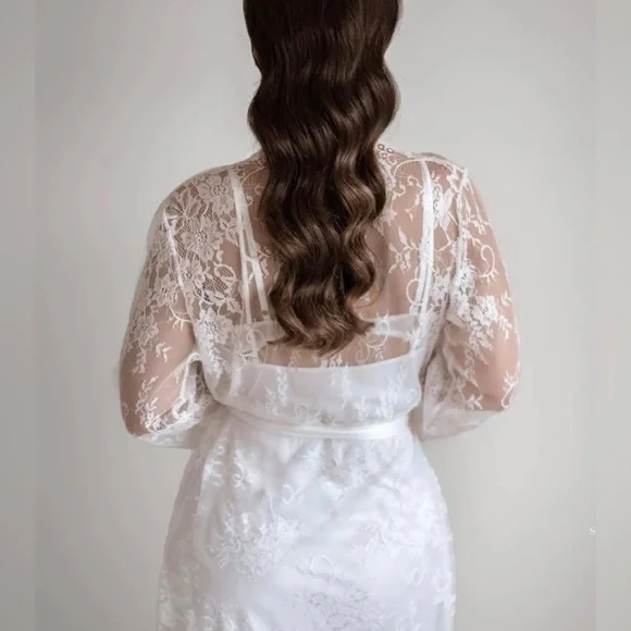 Size 12 ANASTASIA BRIDAL LACE ROBE WITH LONG TRAIN - NEVER WORN - Picture 8 of 17